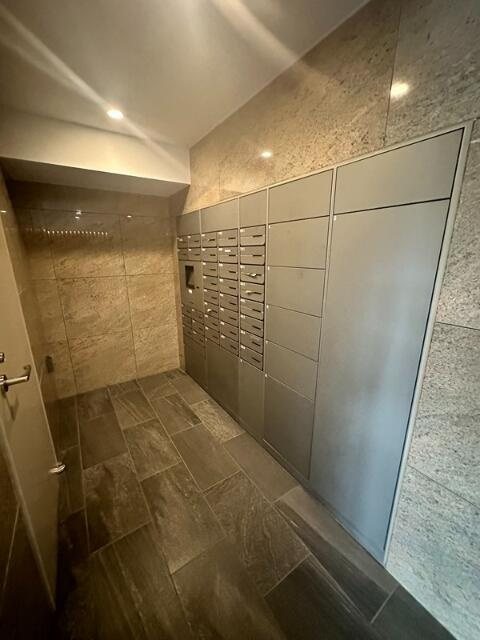 ラティエラ中野の設備|ポストと宅配ボックスです