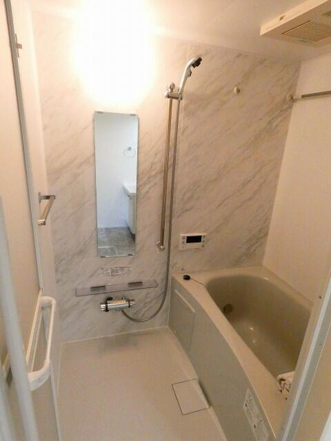 ラ・カーサ・ビアンカの浴室|きれいなお風呂です