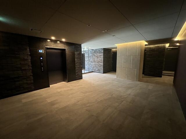 クレストコート中野富士見町のロビー|ゆとりのあるロビーです