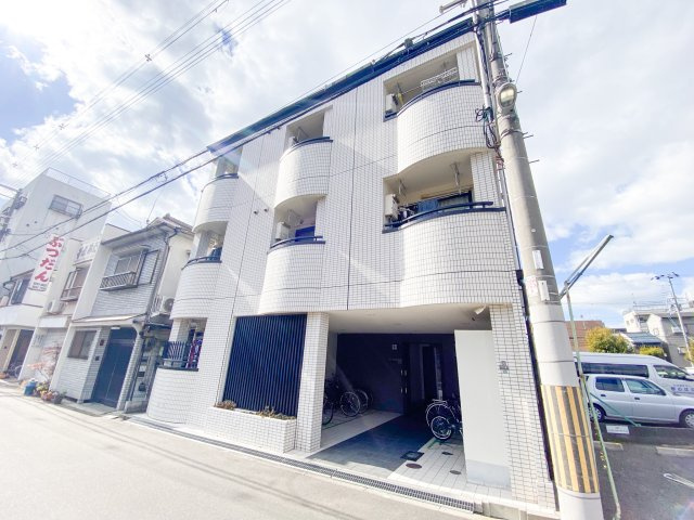 ホワイトヴィラ杉本の外観