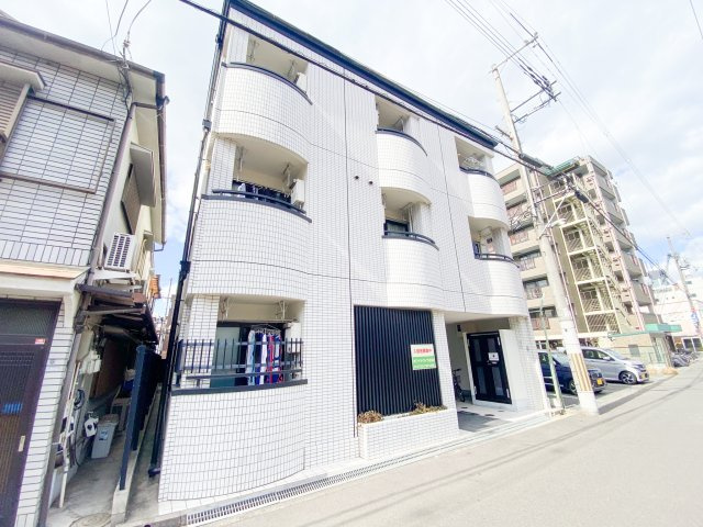 ホワイトヴィラ杉本の外観