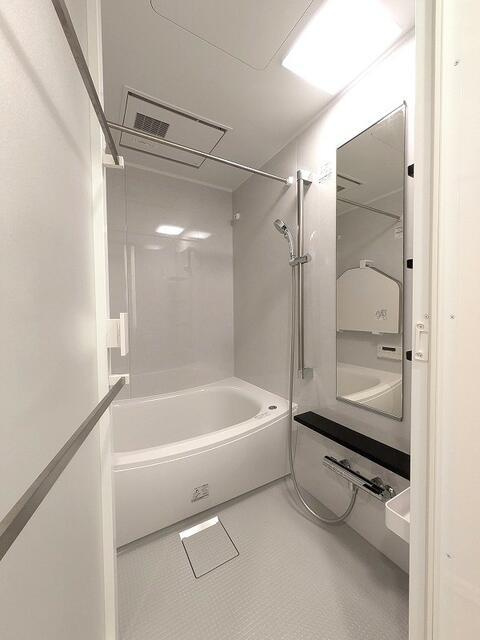 パレステージ鷺宮の浴室|浴室乾燥機付きで雨の日も安心