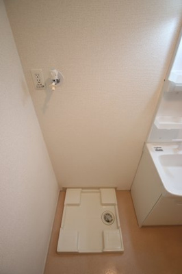 【設備】 | カーサ・フローレス | 室内洗濯機置場