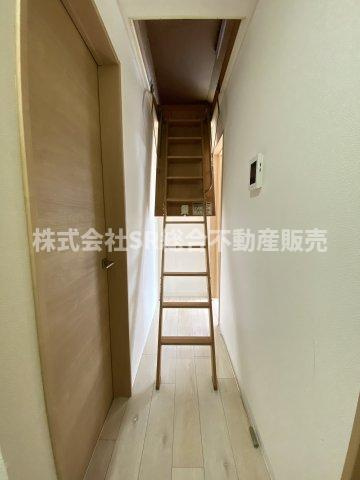 稲葉1丁目中古戸建の内装|3Fは個々のプライバシーが確保される振分タイプです！