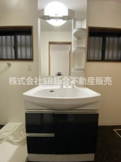 稲葉1丁目中古戸建の独立洗面台|独立洗面台、朝の身支度には欠かせません