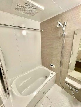【浴室】 | レジディア笹塚 | 浴室乾燥機付きバス。