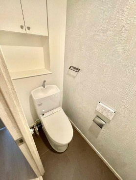 【トイレ】 | レジディア笹塚 | 温水洗浄便座。