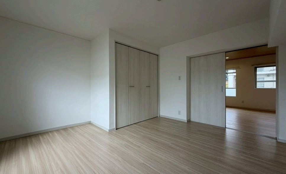 久寺家マンションC棟の洋室