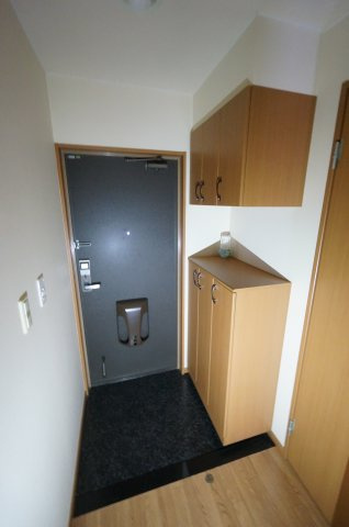 パレスコートの玄関|ご見学・ご契約時の送迎可能！