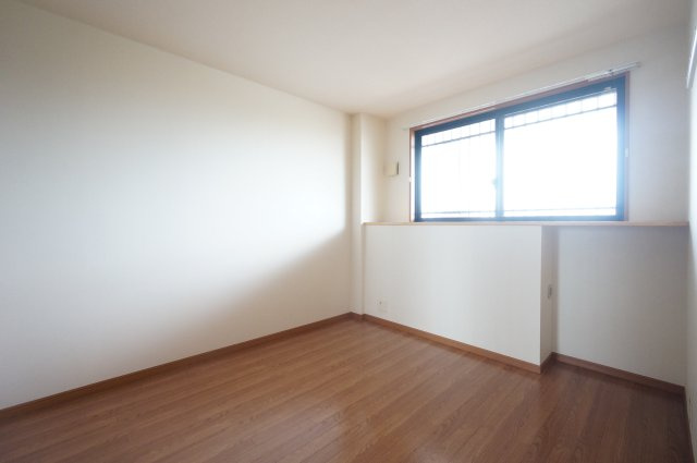 パレスコートの洋室|物件、駅でお待ち合わせでのご案内歓迎！