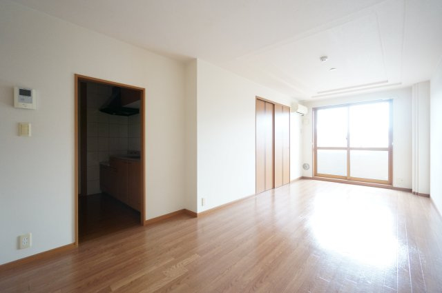 パレスコートの居間・リビング|当日の見学大歓迎！