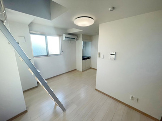 【洋室】 | ロンディネ鷺ノ宮