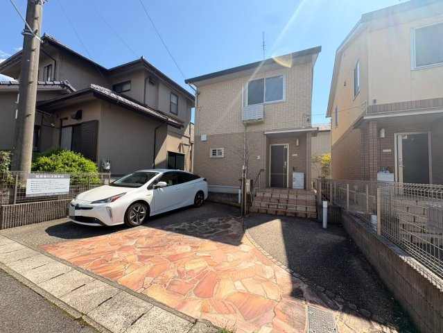 園原戸建貸家　B棟の駐車場