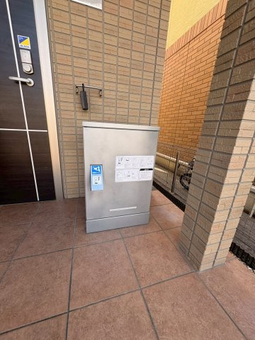 園原戸建貸家　B棟のエントランス