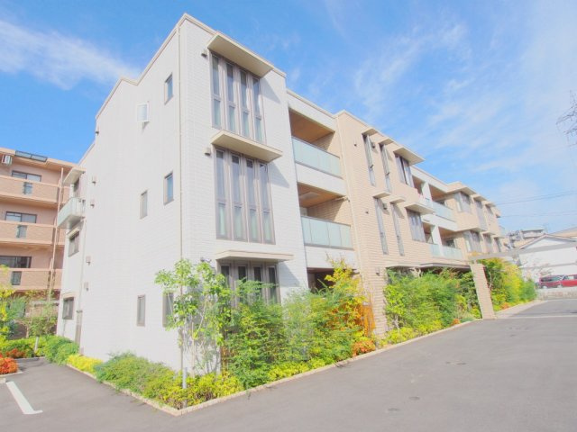 パームコート西原の外観