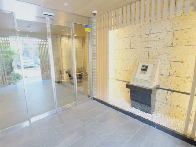 パームコート西原のエントランス