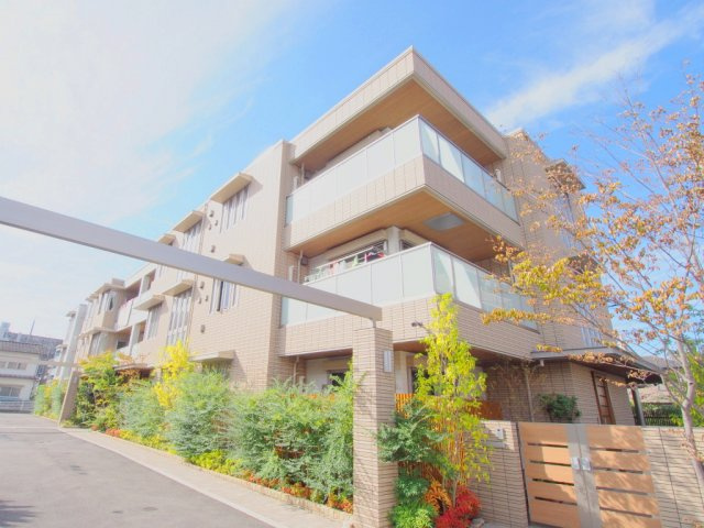 パームコート西原の外観