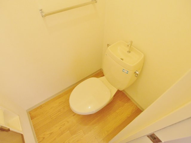 安芸郡海田町畝１丁目のアパートのトイレ