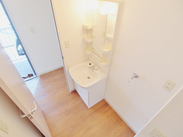 安芸郡海田町畝１丁目のアパートの洗面所