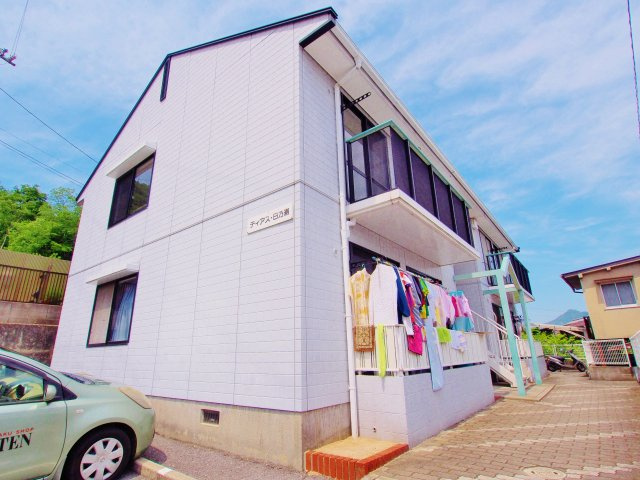 安芸郡海田町畝１丁目のアパートの外観