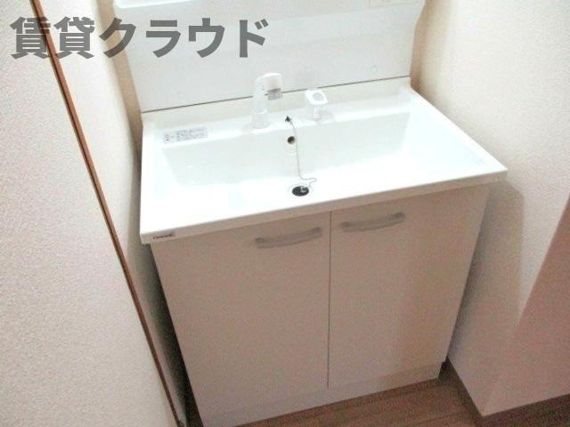 ファーストグリーン　Ａの洗面所|脱衣スペースもあります