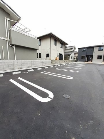 リーヴルＡの駐車場