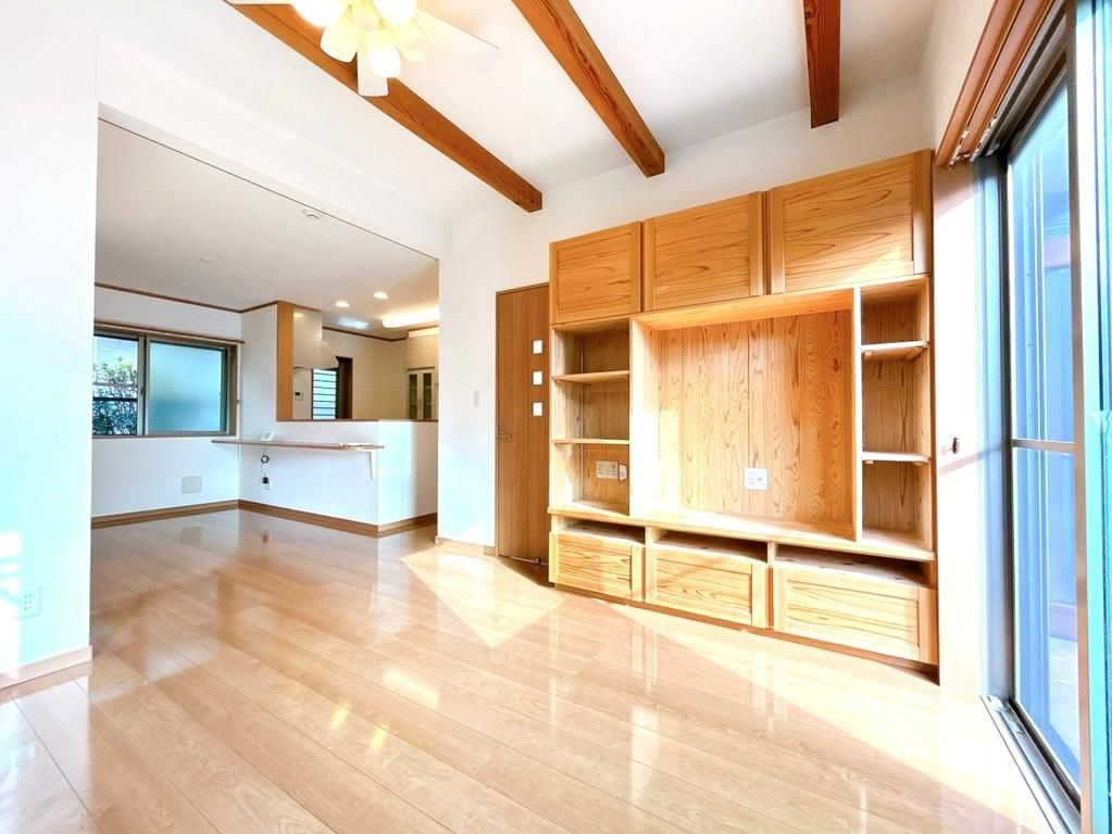 入間市下藤沢　中古戸建の居間・リビング