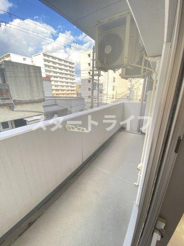 大阪市東淀川区東中島２丁目の賃貸マンションのバルコニー