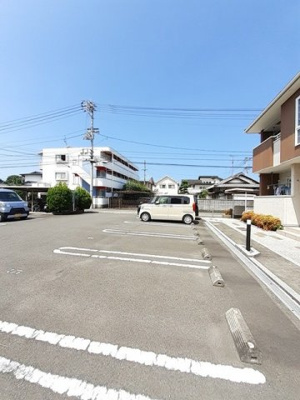 【駐車場】 | ボヌールプラスＡ | 駐車場に車を止められます