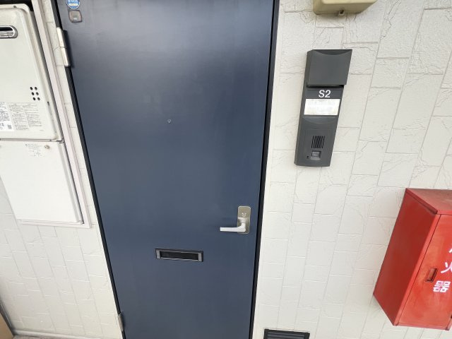 メゾンMINORIの玄関