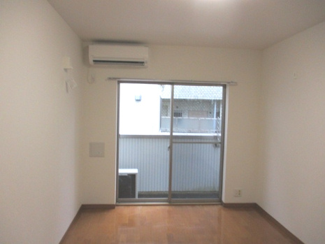 本八幡レジデンスの居間・リビング