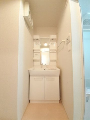 【洗面所】 | ベル・アロッジオ | 忙しい朝には欠かせない洗面所です