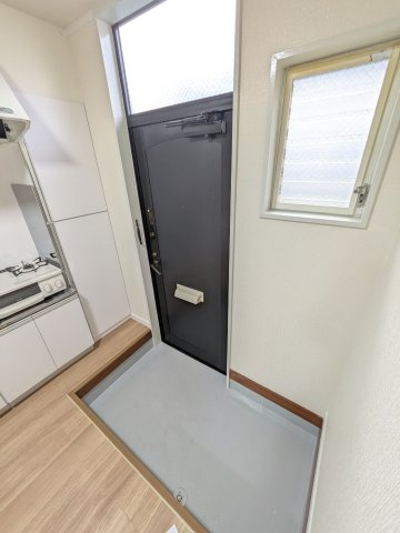 フラットさつきの玄関