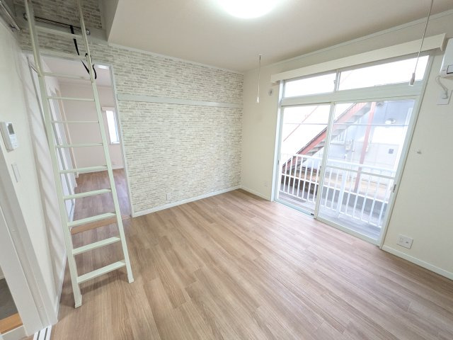 フラットさつきの居間・リビング