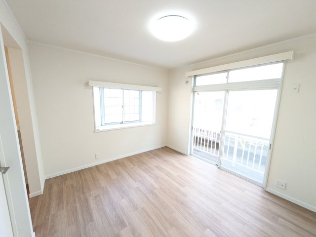 フラットさつきの洋室