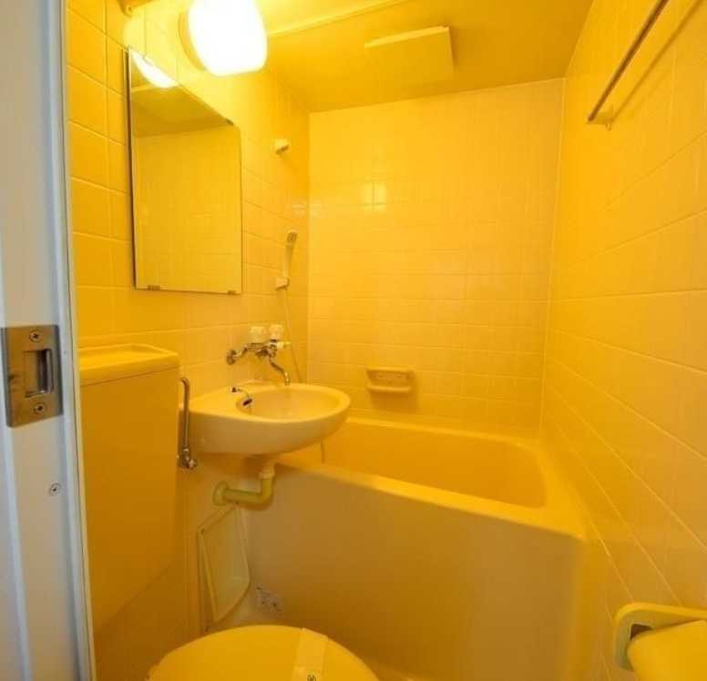 ドエル大橋　南向き　角部屋　ルームシェア相談の浴室