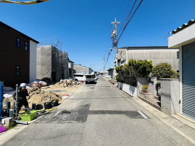 刈谷市築地町二丁目23番2、23番3『仲介手数料無料』新築戸建ての前面道路含む現地写真