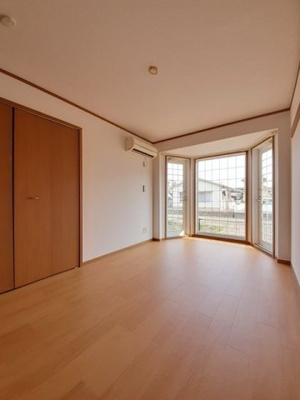 【内装】 | パルク・フローランテ | 明るい色調の室内です