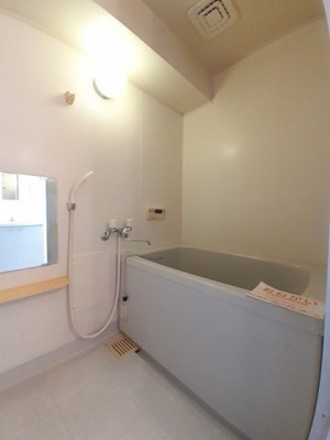 【浴室】 | パルク・フローランテ | 日々の暮らしに欠かせないお風呂です