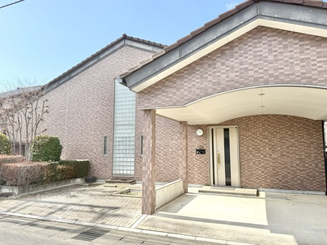 【中古戸建】前橋市青柳町の外観|■外観|シンプルで洗練されたデザインは住まう人の色に染まり、個性を映し出します♪本日見学可能(*＾＾*)