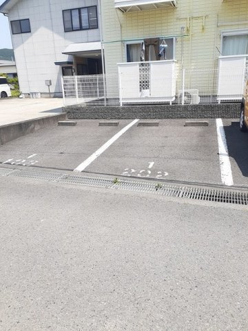 【駐車場】 | メゾンハッピーⅠ | 駐車場があります