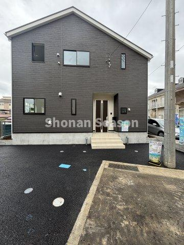 【周辺】 | 小・中学校やお買物施設（コンビニ・スーパー他）近く、暮らしやすさも魅力の一つ！
まずは現地内覧にいらして、新生活をイメージしてみませんか♪