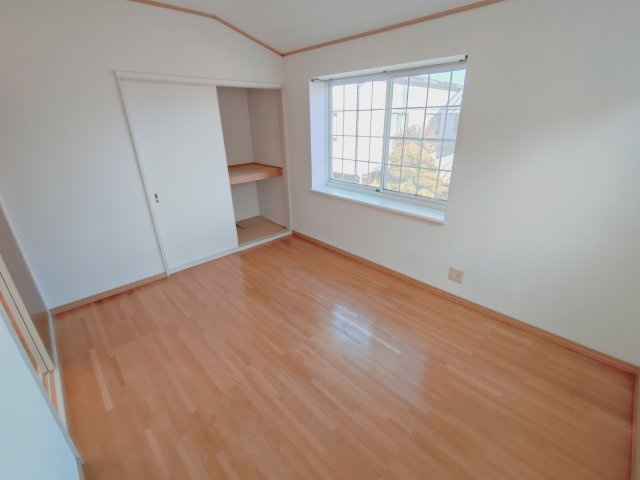 逢坂4丁目戸建の洋室