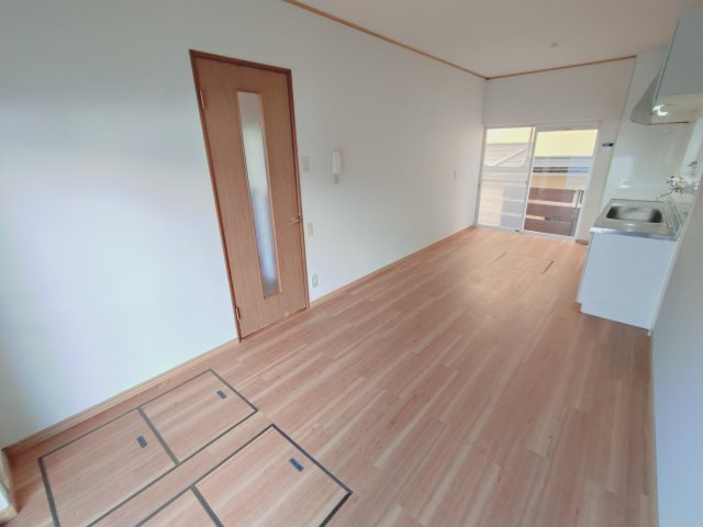 逢坂4丁目戸建の居間・リビング