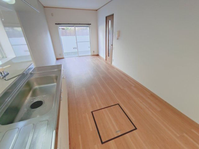 逢坂4丁目戸建の居間・リビング