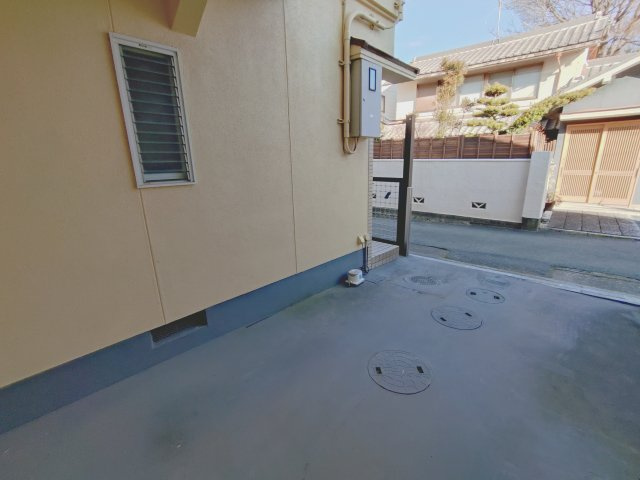 逢坂4丁目戸建の駐車場