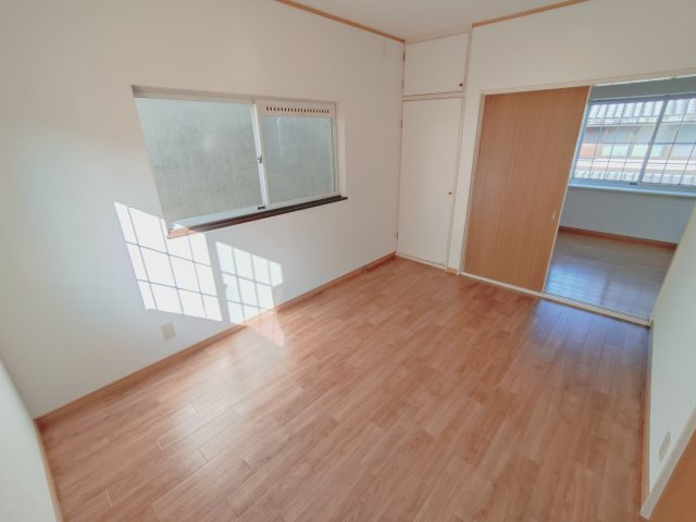 逢坂4丁目戸建の洋室