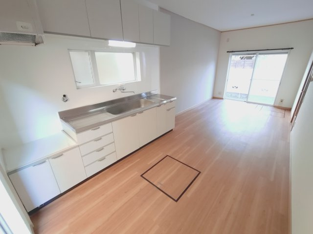 逢坂4丁目戸建の居間・リビング