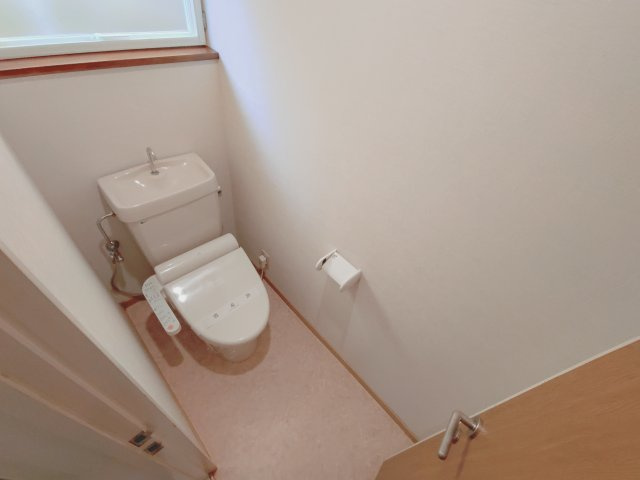 逢坂4丁目戸建のトイレ