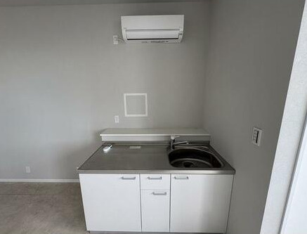 近江八幡市出町の事務所のキッチン|物件の内装です